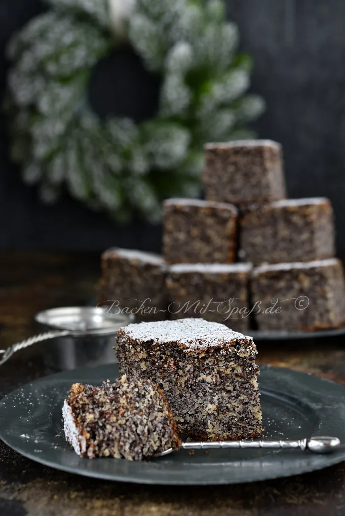 Saftiger Mohnkuchen mit Äpfeln