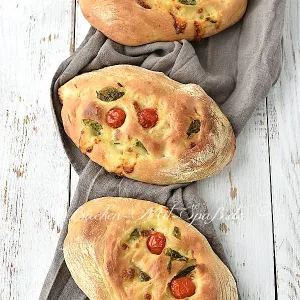 Brottaschen mit mediterraner Füllung