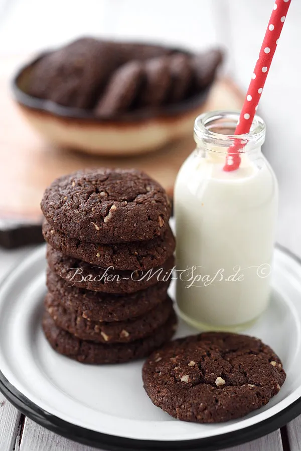 Schokoladen- Cookies mit Nüssen