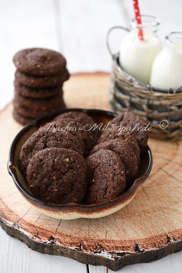 Schokoladen- Cookies mit Nüssen