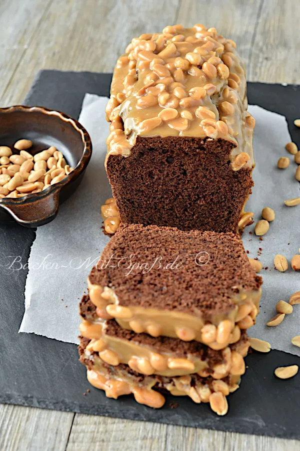 Schokokuchen mit Erdnuss-Karamell