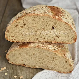 Sauerteigbrot mit Haferflocken