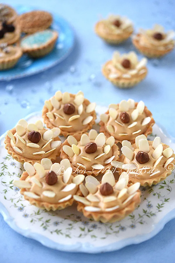 Tartelettes mit Karamellschaum