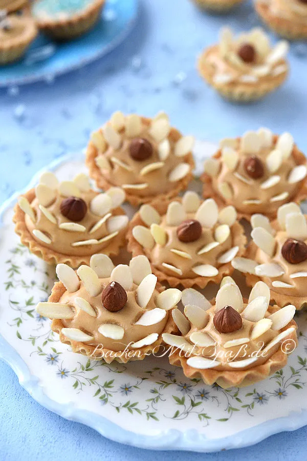 Tartelettes mit Karamellschaum