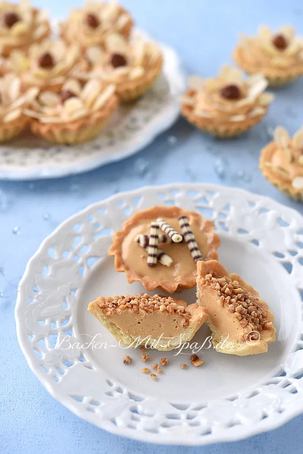 Tartelettes mit Karamellschaum