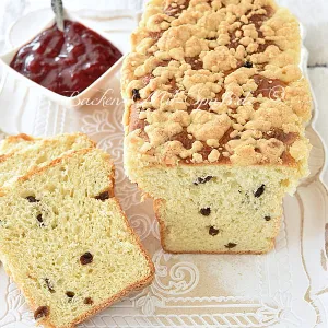 Rosinenstuten mit Streusel