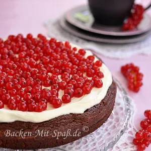 Brownies mit Mascarpone und Johannisbeeren