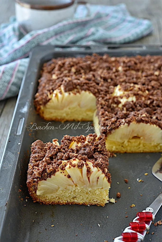 Apfel-Marzipan-Kuchen Apfel-Marzipan-Kuchen