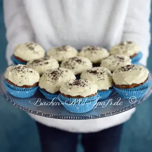 Mohn- Marzipan- Cupcakes