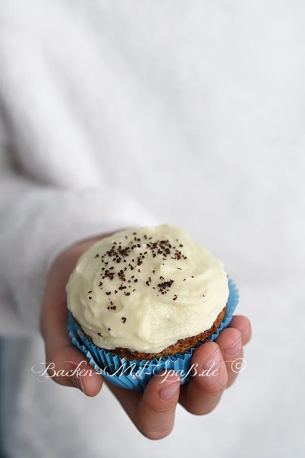 Mohn- Marzipan- Cupcakes