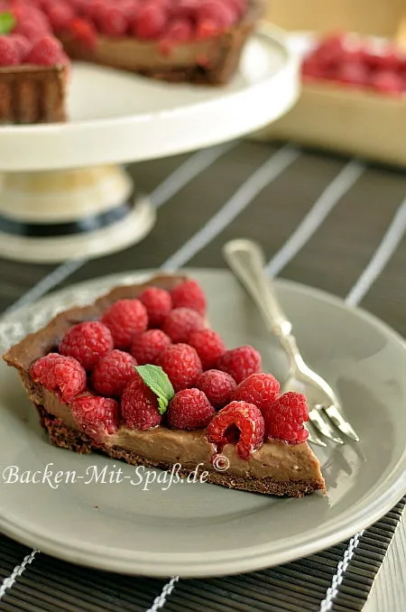 Schokotarte mit Crème Pâtissière und Früchten