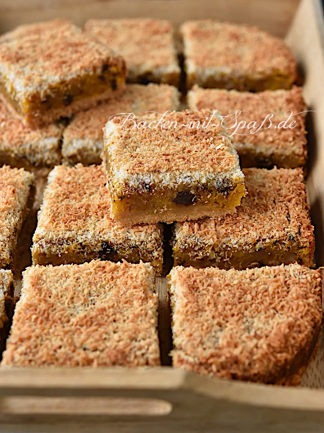 Kürbis-Apfel-Schnitten mit Kokosraspeln Kürbis-Apfel-Schnitten mit Kokosraspeln