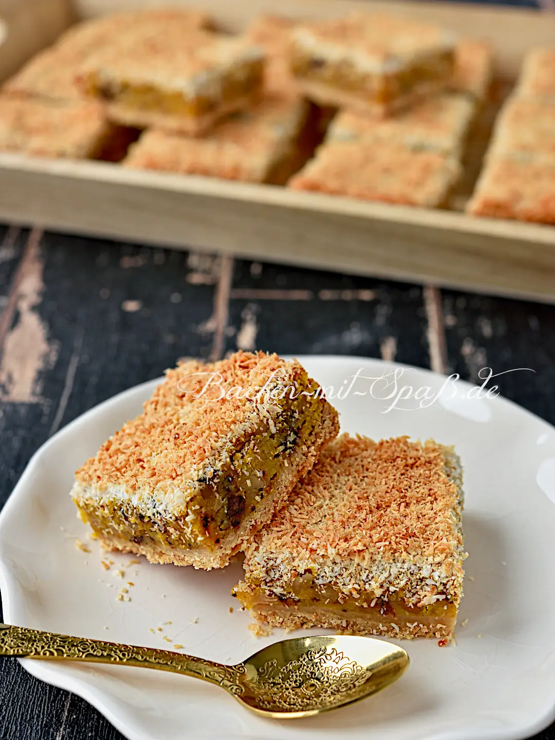 Kürbis-Apfel-Schnitten mit Kokosraspeln