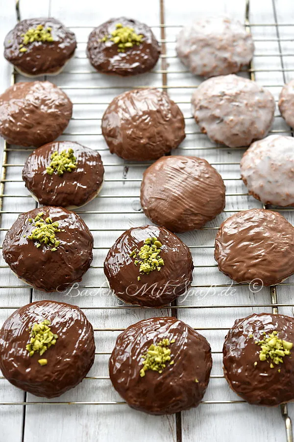 Oblaten-Lebkuchen mit Mehl