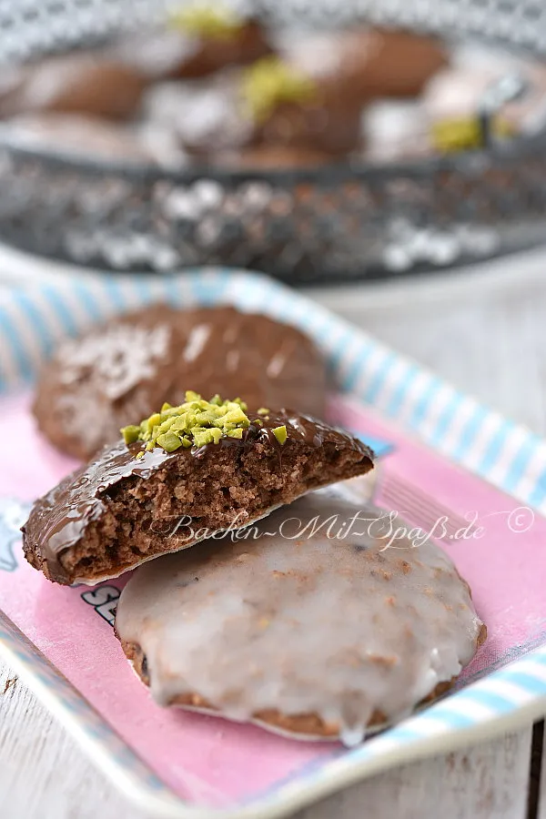 Oblaten-Lebkuchen mit Mehl