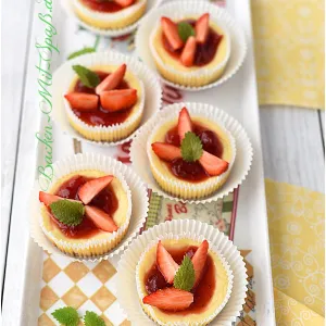 Mini- Käsekuchen mit Erdbeeren