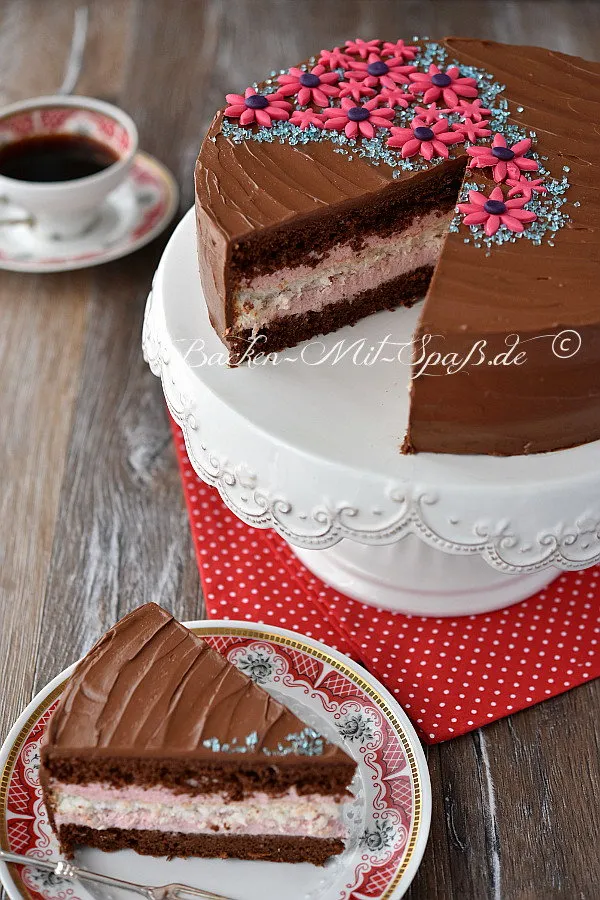 Schoko- Kokos- Torte mit Erdbeercreme