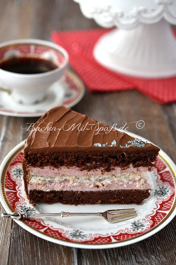 Schoko- Kokos- Torte mit Erdbeercreme