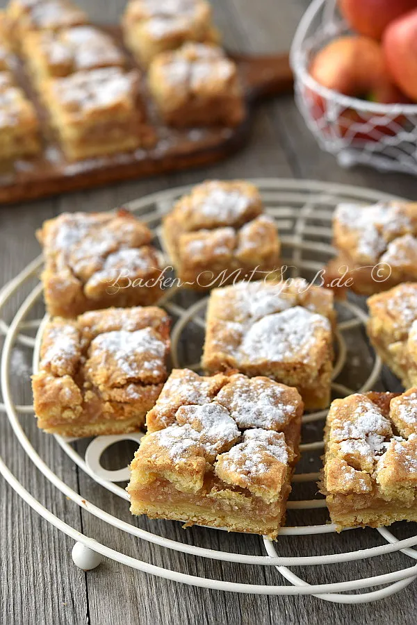 Gedeckter Apfelkuchen