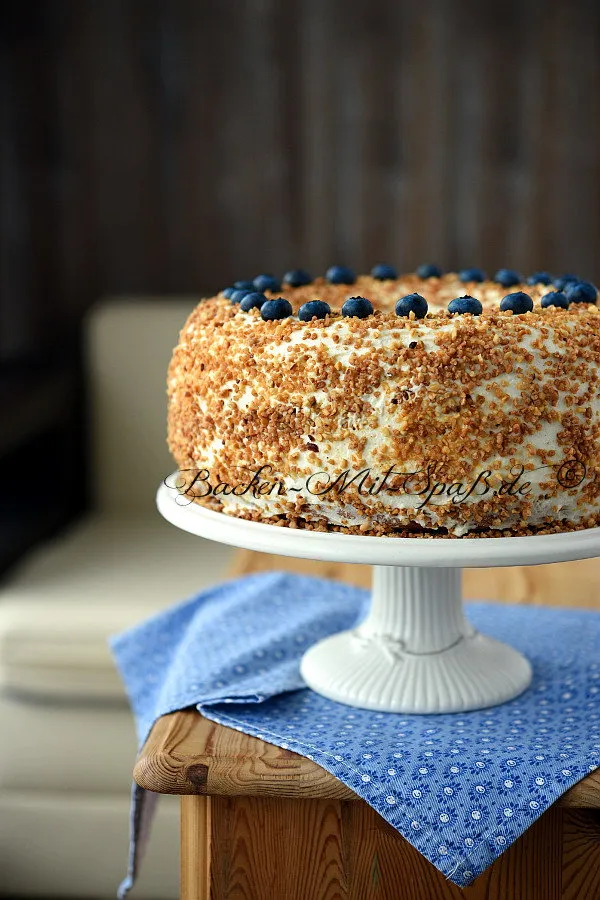 Frankfurter Kranz mit Heidelbeeren und Mascarponecreme