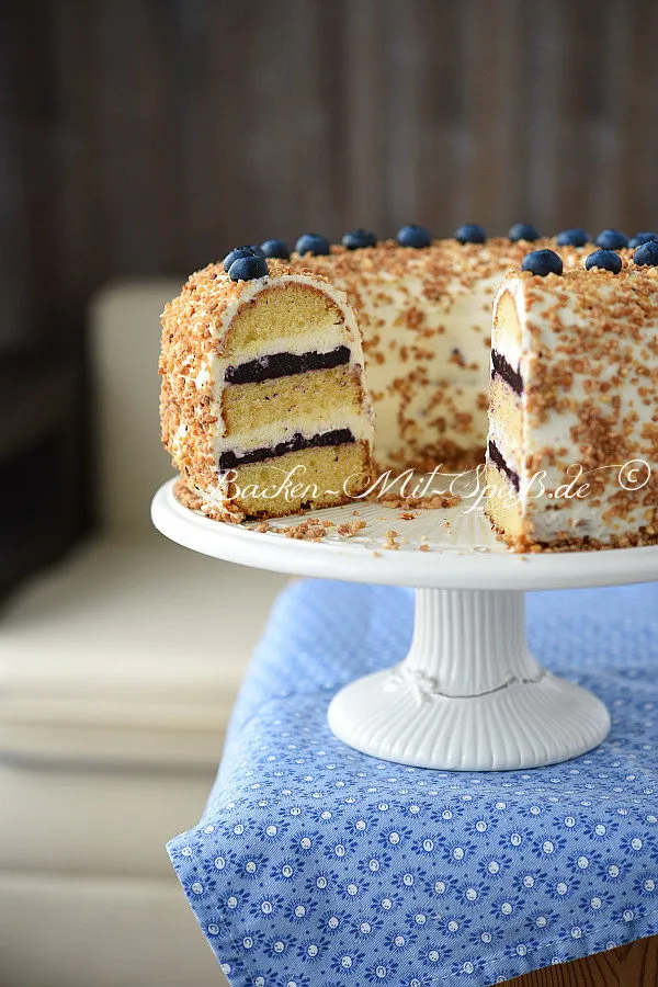 Frankfurter Kranz mit Heidelbeeren und Mascarponecreme