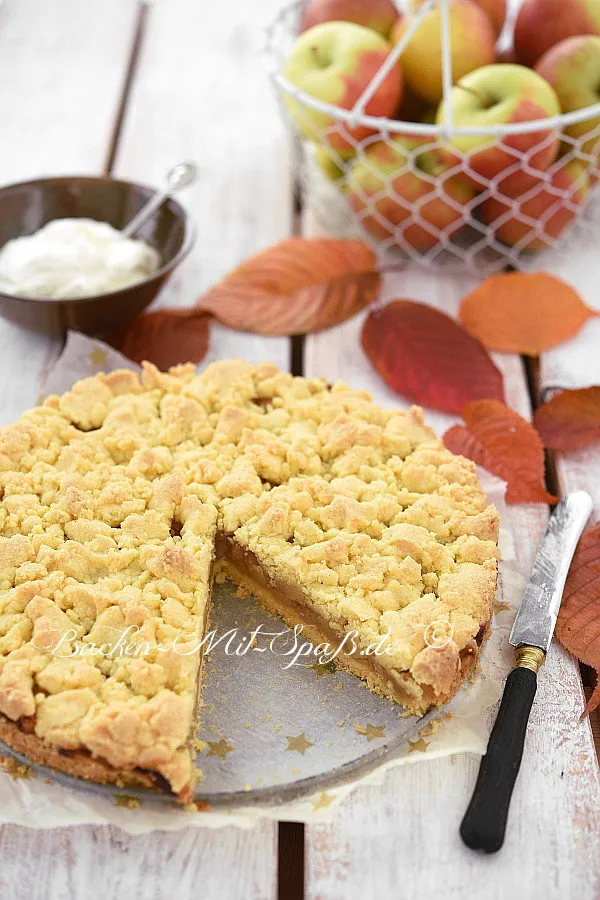 Glutenfreier Apfelkuchen mit Streuseln