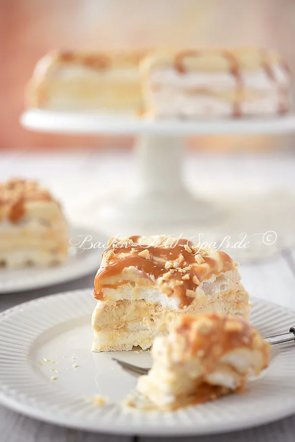 Pavlova- Torte mit Erdnussbutter