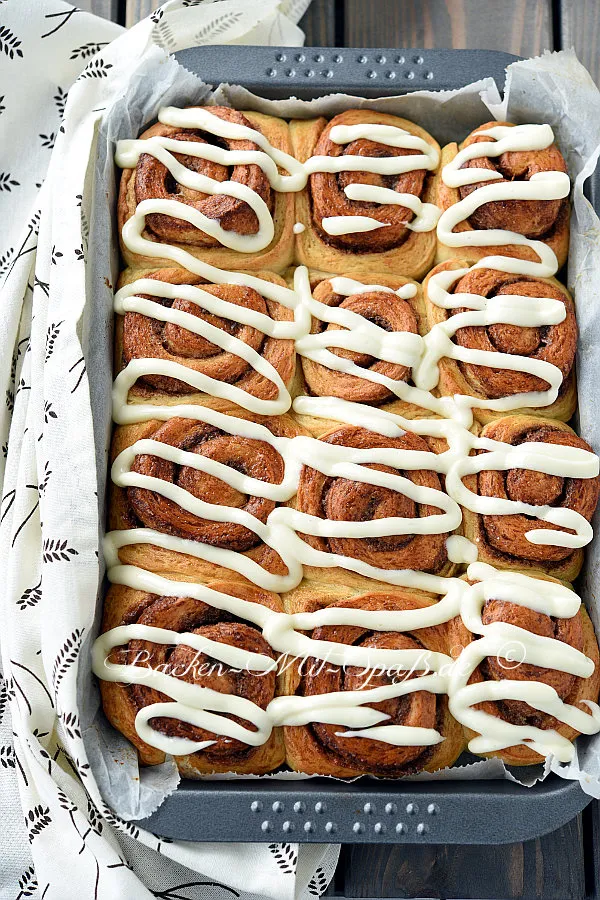 Cinnamon Rolls (Zimtschnecken)