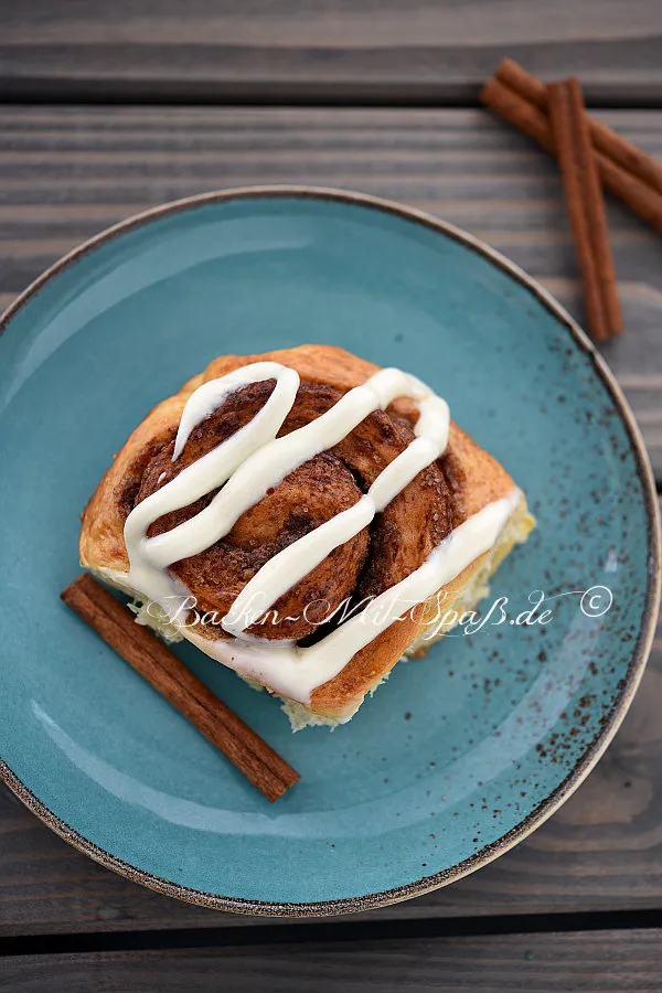 Cinnamon Rolls (Zimtschnecken)