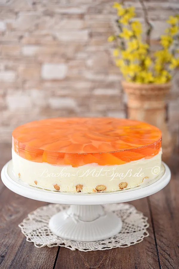 Joghurtkuchen mit Früchten aus der Dose