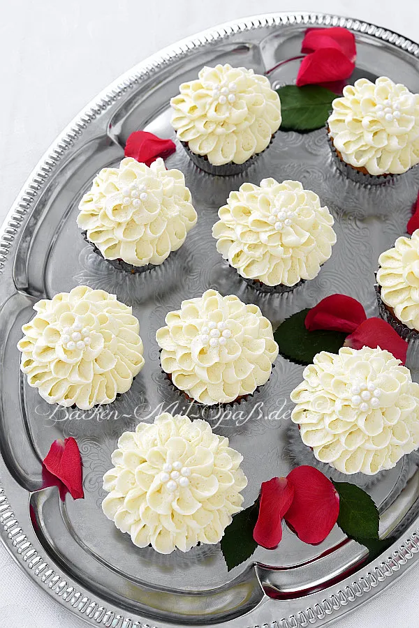 Cupcakes zur Erstkommunion mit Swiss Meringue Buttercreme