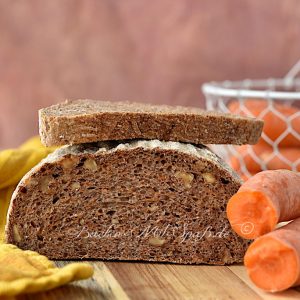 Karotten-Nuss-Brot mit Sauerteig